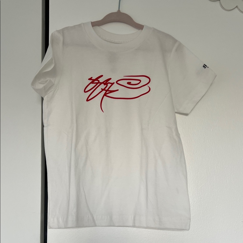 Stylish White Kids Tee with Red Graphic